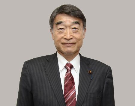 　根本匠氏