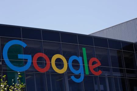 　グーグルのロゴ＝２０１６年７月、米カリフォルニア州マウンテンビュー（ＡＰ＝共同）