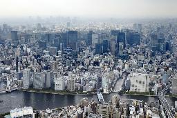 　東京都心のビル群＝２０２３年１１月