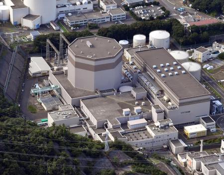 　日本原子力発電敦賀原発２号機＝７月、福井県敦賀市