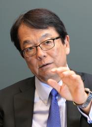 　インタビューに答える日本製鉄の森高弘副会長