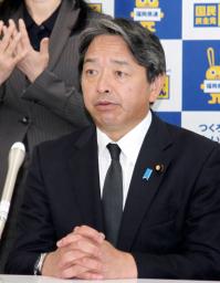 　記者会見する国民民主党の榛葉幹事長＝２６日午後、福岡市博多区