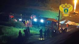 　ロシア西部ブリャンスク州で起こった列車事故の現場＝１日（モスクワ地域間交通検察庁提供・ゲッティ＝共同）