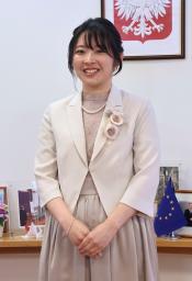 　第４回「羽ばたく女性研究者賞」の最優秀賞に選ばれ、取材に応じる藤代有絵子・理化学研究所ユニットリーダー＝５日午後、東京都目黒区のポーランド大使館