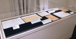 　展示されている「九大生体解剖事件」の資料＝５月、福岡市