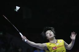 　バドミントンのインドネシア・オープン準決勝で安洗塋と対戦する山口茜＝７日、ジャカルタ（ＡＰ＝共同）