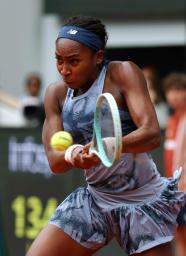 　女子シングルス決勝でプレーするコリ・ガウフ＝パリ（共同）