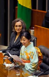 　ブラジルの連邦議会本会議場であいさつされる秋篠宮家の次女佳子さま＝１１日、ブラジリア（共同）