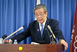 　記者会見する自民党の森山幹事長＝１７日午前、東京・永田町の党本部