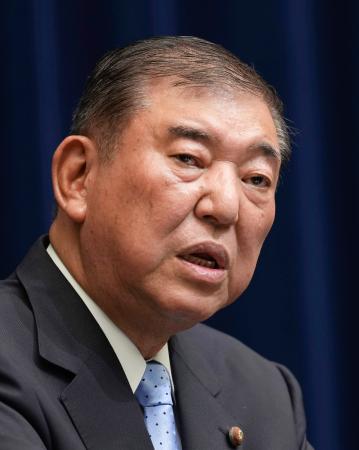 　記者会見する石破首相＝２３日夜、首相官邸