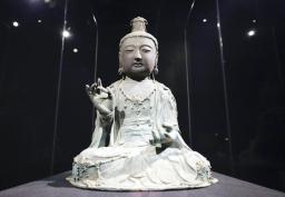 　観世音菩薩坐像