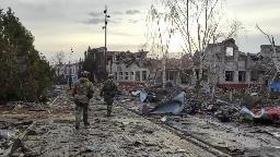 　ロシア西部クルスク州スジャを警戒するロシア軍兵士＝３月１３日（ロシア国防省提供・ＡＰ＝共同）