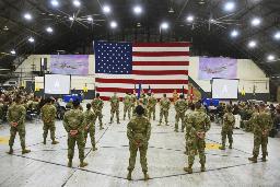　韓国・ソウル南方の米空軍基地で、式典を行う米軍人＝２０２２年１２月（共同）