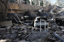 　１６日、イスラエル軍に攻撃されたシリア暫定政府の国防省＝ダマスカス（ゲッティ＝共同）