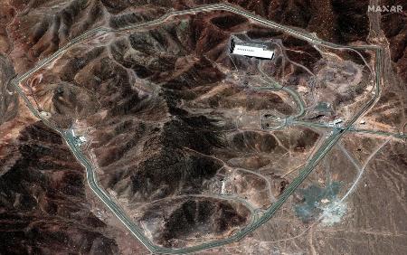 　イラン中部フォルドゥの核関連施設の衛星写真＝６月（マクサー・テクノロジーズ提供、ゲッティ＝共同）