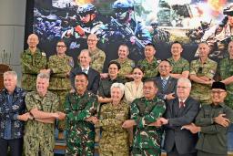　２５日、ジャカルタで、合同演習「スーパーガルーダシールド」の開始式に集まった各国の軍幹部ら（共同）