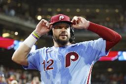 　１試合４本塁打を放ち、インタビューを受けるフィリーズのシュワバー＝８月２８日、フィラデルフィア（ゲッティ＝共同）