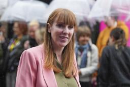 　イベントに出席する英国のレイナー副首相＝６月、ロンドン（ＡＰ＝共同）