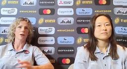 　オンラインで記者会見するラグビー女子日本代表の長田主将（右）とマッケンジー・ヘッドコーチ＝５日