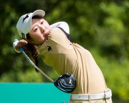 　第１日、８アンダーで首位の稲垣那奈子＝ゴルフ５カントリーオークビレッヂ