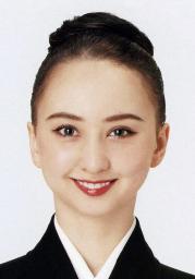 　音彩唯さん