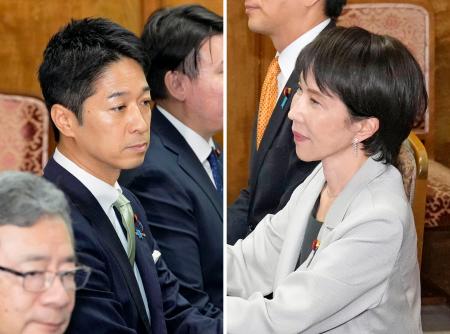　政策協議の初会合に出席した、自民党の高市総裁（右）と日本維新の会の藤田共同代表＝１６日午後、国会