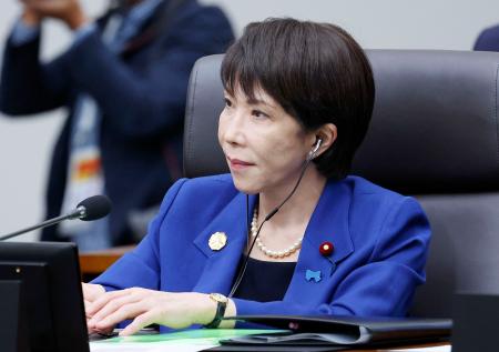 APEC首脳会議の会合に臨む高市首相=31日、韓国・慶州(AP=共同)