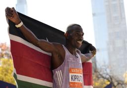 　ニューヨークシティー・マラソンの男子で優勝したベンソン・キプルト＝２日（ロイター＝共同）