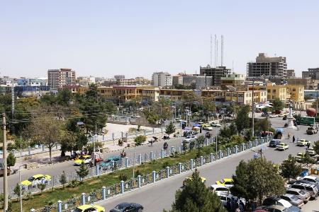 　アフガニスタン北部マザリシャリフの街並み＝２０２２年