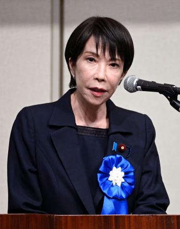 　北朝鮮による拉致被害者の帰国を求める国民大集会で、あいさつする高市首相。北朝鮮に金正恩朝鮮労働党総書記との首脳会談開催を打診したと明らかにした＝３日午後、東京都千代田区