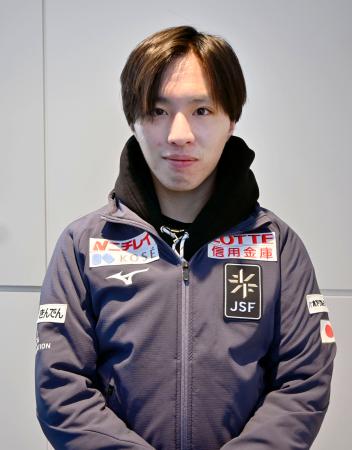 　ＧＰシリーズ第３戦スケートカナダから帰国した男子で３位の三浦佳生＝４日、羽田空港