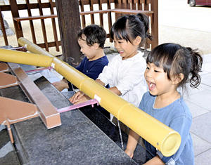 福島稲荷神社 境内の 手水舎 改修 手を出すとセンサー感知 福島民友ニュース 福島民友新聞社 みんゆうnet